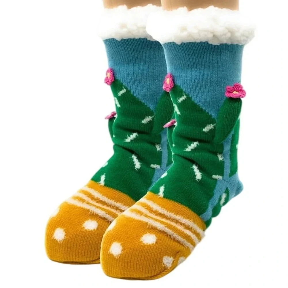 NWT Ooh‎ Geez Youth Cactus Hugs Cozy Non Skid Sole Slipper Socks Youth Size